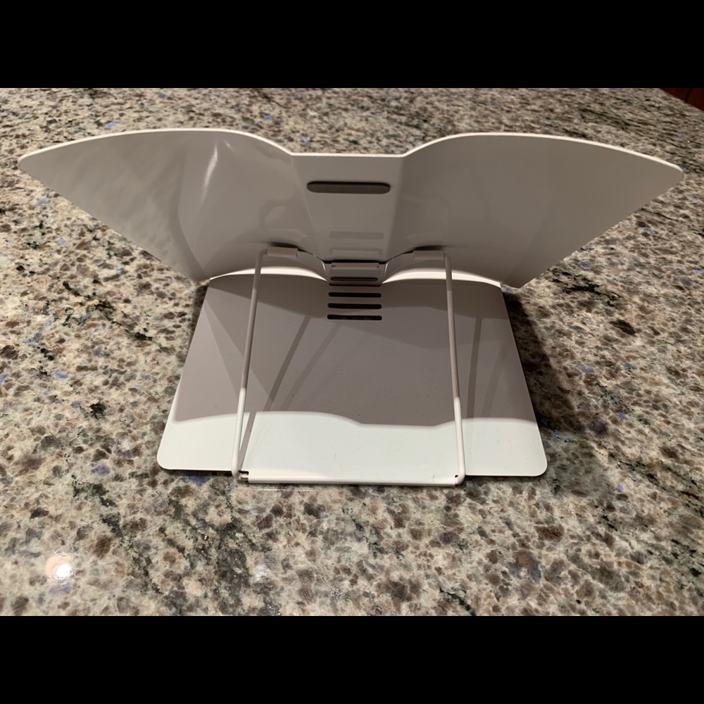 Book stands/recipe book/magazine holders